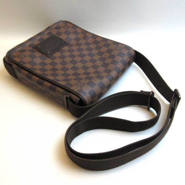 3 lv220317 4ta 02 Louis Vuitton Brooklyn PM Ebene Brown Shoulder Bag