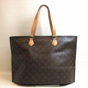 3 lv221128 1u Louis Vuitton Monogram Pochette Accessoire Handbag Brown