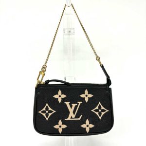 3 lv240602 1 Louis Vuitton Petit Noe Monogram Multicolor White Shoulder Bag Drawstring White