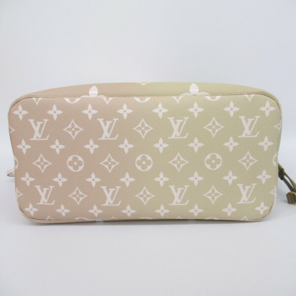 3100540 12 4 Louis Vuitton Neverfull MM Monogram Gradient Tote Bag