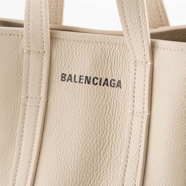 320200kwa390085 4 Balenciaga Everyday XS Tote Bag