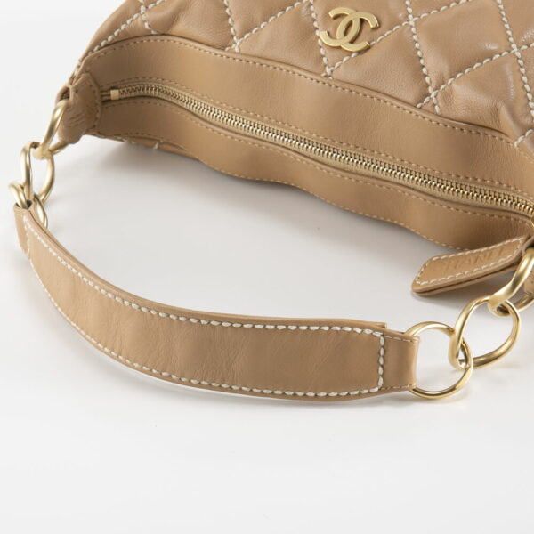 340100kwh390017 8 Chanel Wild Stitch One Shoulder Bag