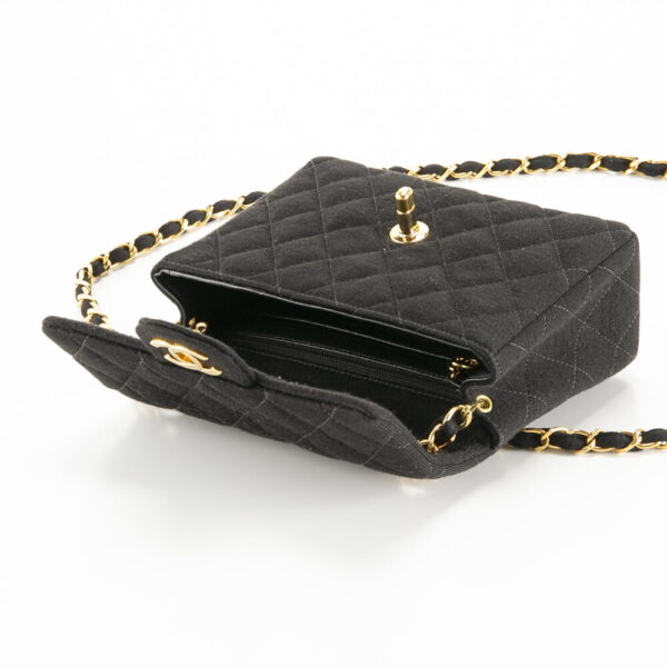 340100kwh490038 8 Chanel Chain Shoulder Bag