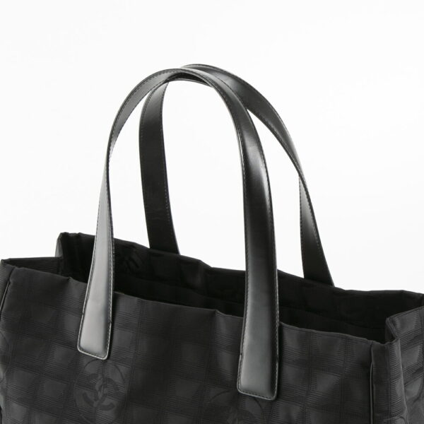 340200kwh390284 4 Chanel Line Tote Bag