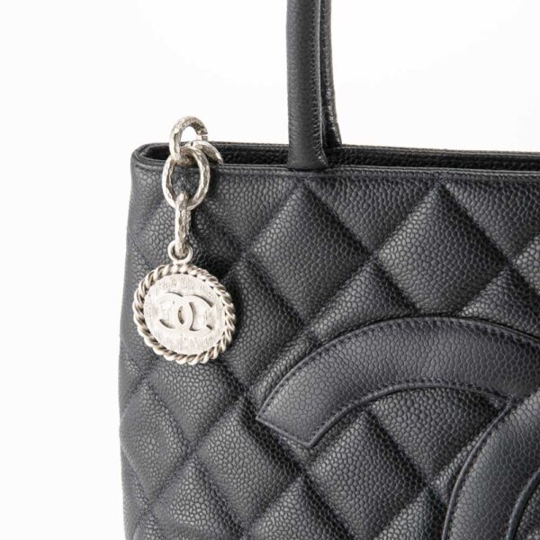 340200kwh490056 5 Chanel Caviar Skin Tote Bag