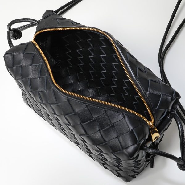 350628268 5 BOTTEGA VENETA Small Camera Bag Intrecciato Bag BLACK