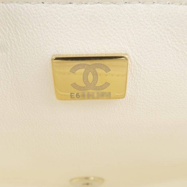 37069 8 11 Chanel Chocolate Bar Lambskin Crossbody Shoulder Bag White