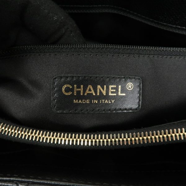 37892 15 11 Chanel Matelasse Caviar Skin GST Shoulder Bag Black