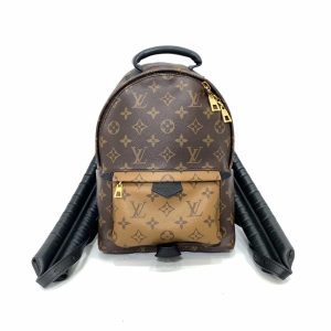 6 lv231219 1ta Louis Vuitton Zippy Wallet Mahina Greige