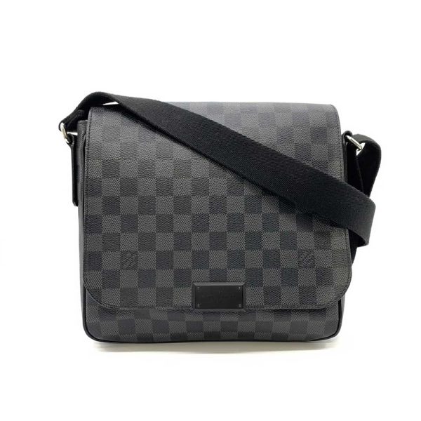 6 lv240105 1ta Louis Vuitton District PM Black Crossbody Graphite