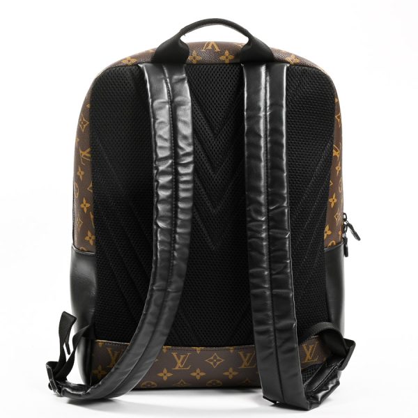 6125658 3 Louis Vuitton Dean backpack brown