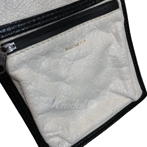 8078000285736 6 BALENCIAGA Explorer shoulder bag White Black