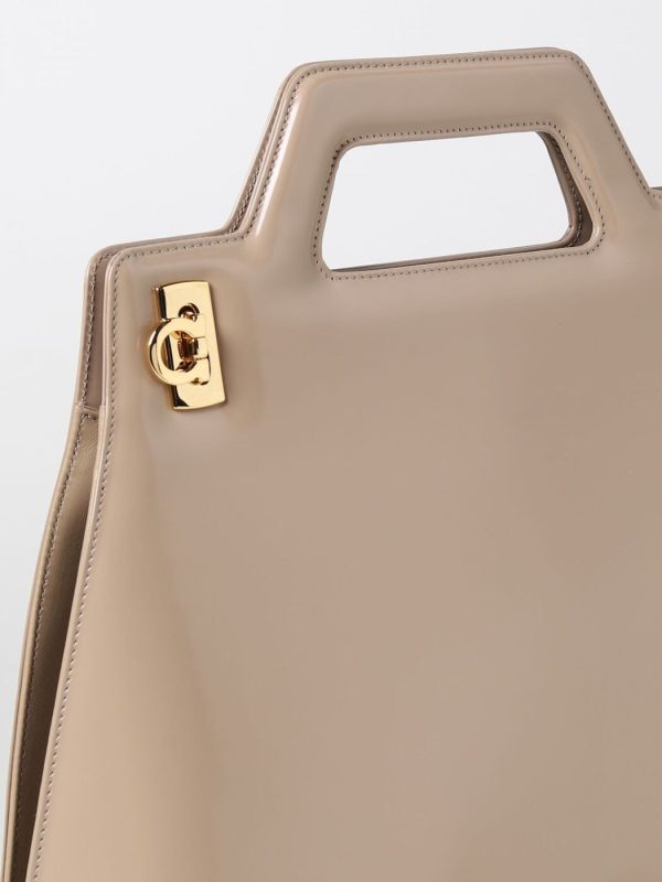 8467608e14167ae gi 3 Ferragamo Bag Beige