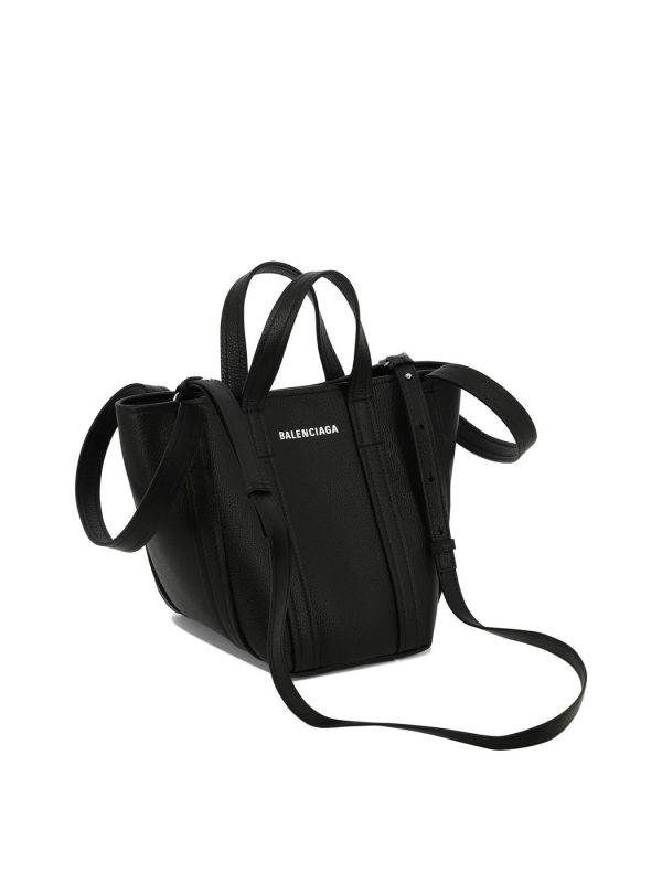 8b81fbdc4470724 vi 2 BALENCIAGA Black Everyday Bag