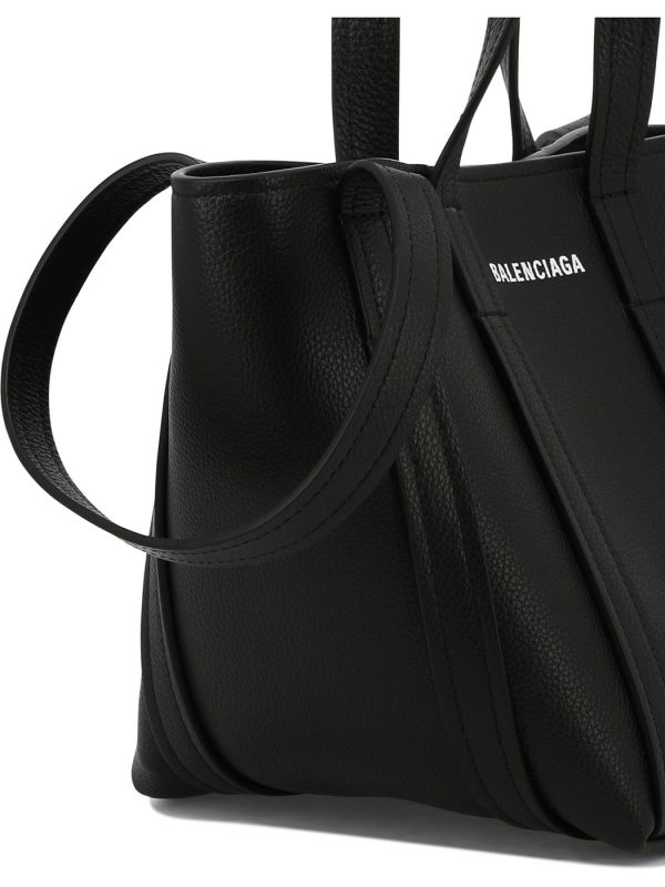 8b81fbdc4470724 vi 4 BALENCIAGA Black Everyday Bag