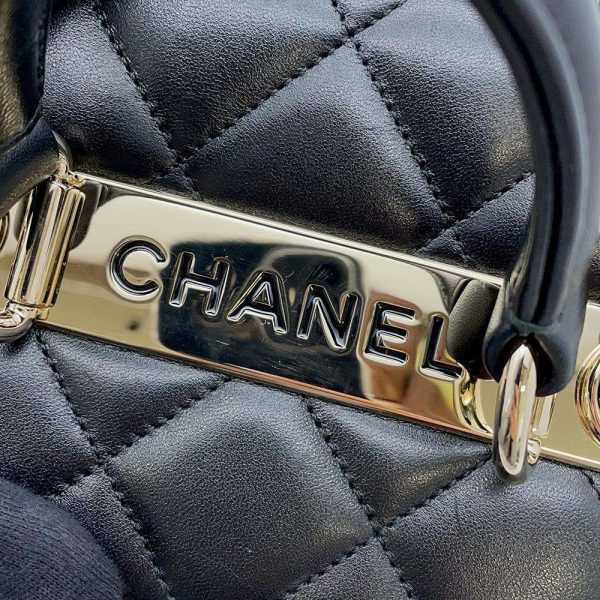 9294820 16 Chanel Chain Shoulder Bag Matelasse Vanity Bag Lambskin Black