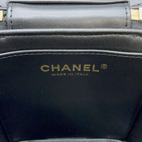 9294820 18 Chanel Chain Shoulder Bag Matelasse Vanity Bag Lambskin Black