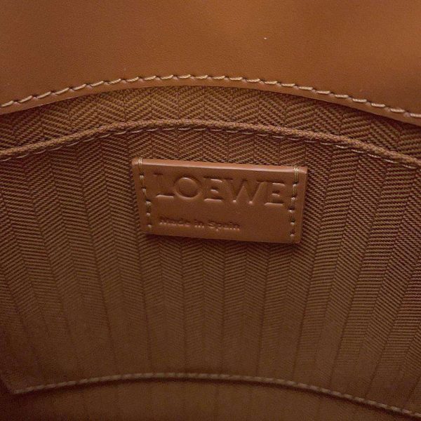 9335011 12 LOEWE Standard A5 Calf Handbag