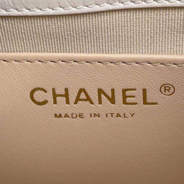 9397996 12 Chanel Chain Shoulder Bag Matelasse Calfskin White