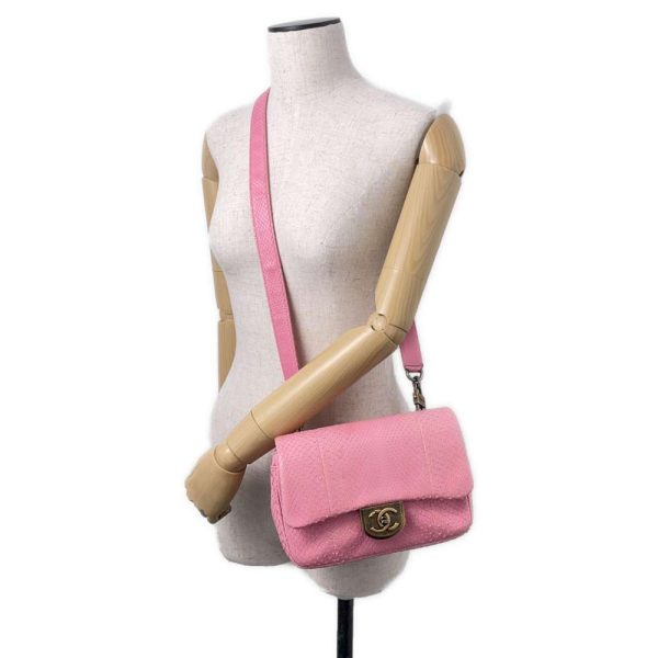 9398818 05 Chanel Shoulder Bag Python Pink