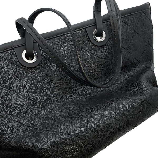 9461529 06 CHANEL Chain Tote Quilted CocoMark On the Road Caviar Black