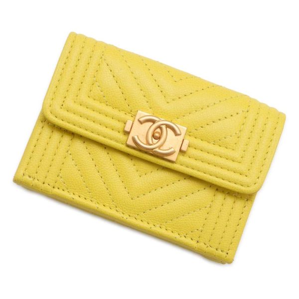 9461772 01 CHANEL Wallet Boy Chanel Chevron Caviar Skin