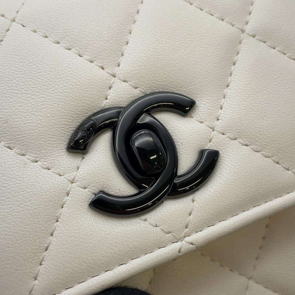 9464193 09 CHANEL Chain Shoulder Bag Matelasse Coco Mark Lambskin A81633 Clutch White