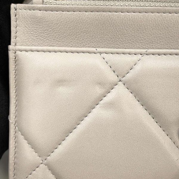 9464674 09 CHANEL Chain Wallet 19 Coco Mark Matelasse Lambskin