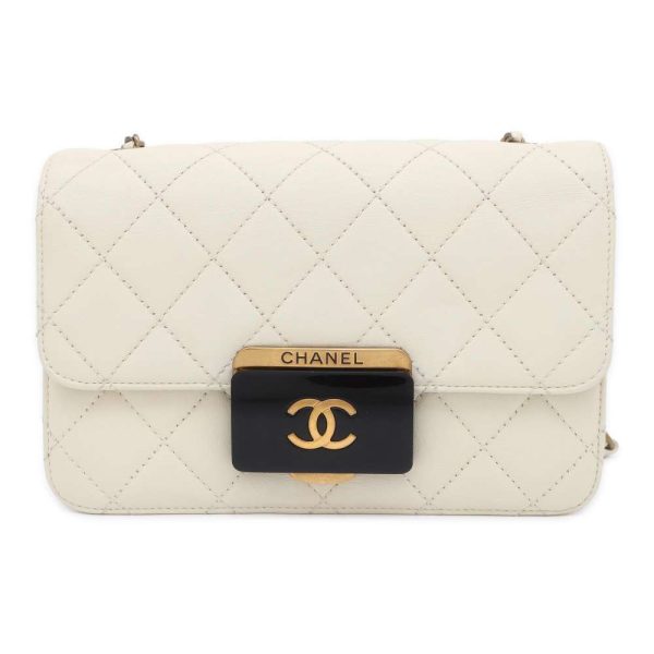 9535763 01 CHANEL Beauty Lock Chain Shoulder Bag Flap Here Mark White