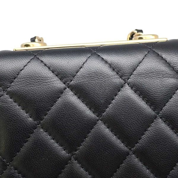 9535855 08 CHANEL Quilted Pochette Chain Bag Matelasse CocoMark Lambskin Black