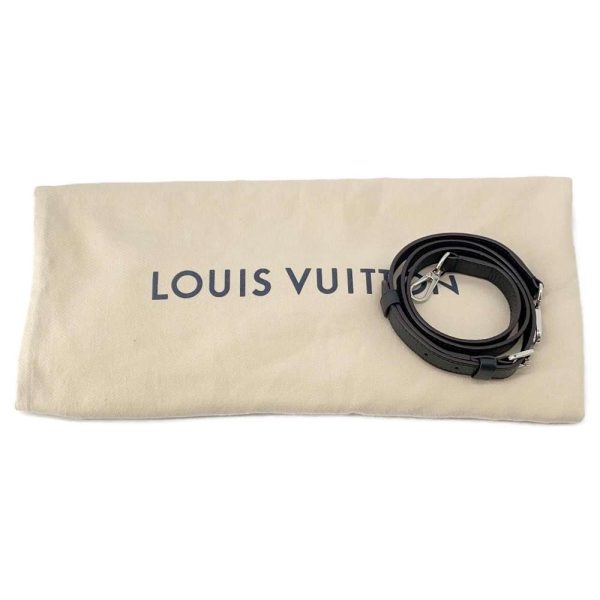 9550674 16 Louis Vuitton Taurillon Capucines PM Black