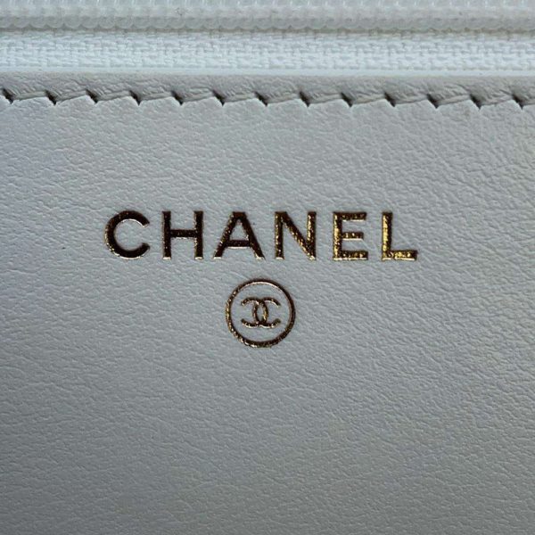 9552883 16 CHANEL Chain Wallet Coco Mark Caviar Skin Wallet White