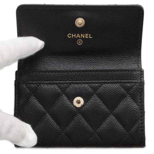 9556362 04 CHANEL Case Matelasse Flap CocoMark Caviar Skin Black