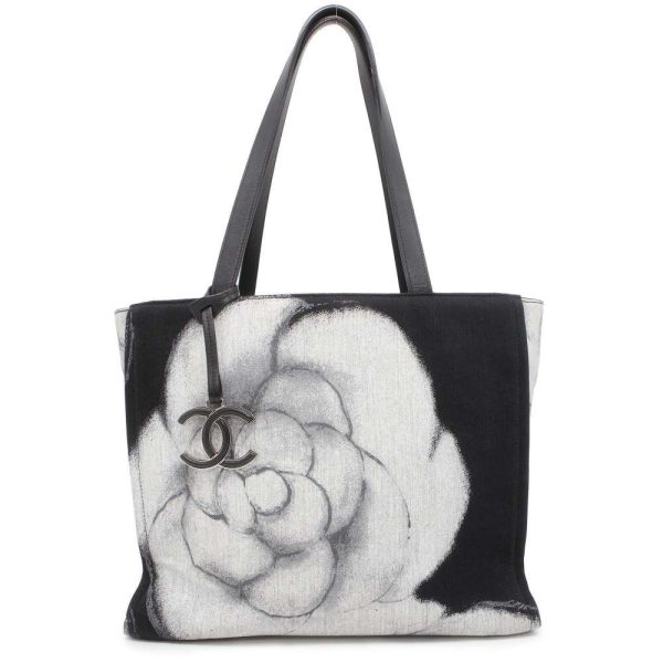 9616998 01 CHANEL Camellia Medium Tote Bag Black