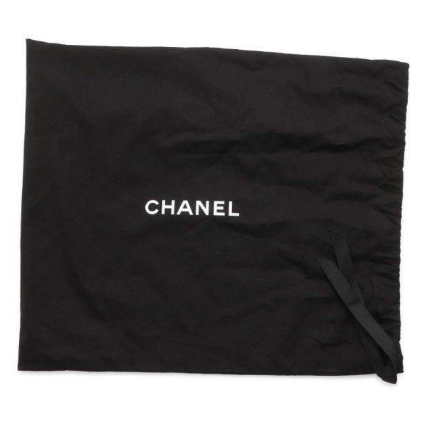 9652736 09 CHANEL Matelasse Heart Chain Caviar Skin Body Bag Black