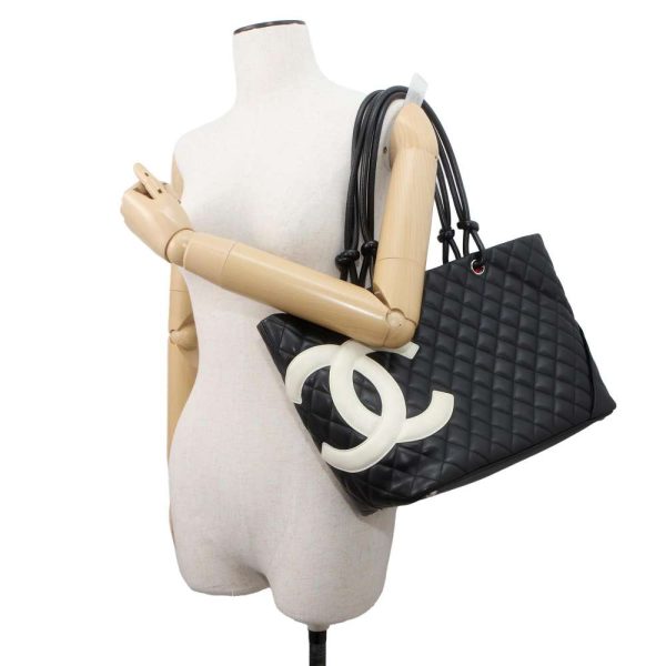 9716018 04 CHANEL Cambon Line Large Tote Bag Coco Mark Black