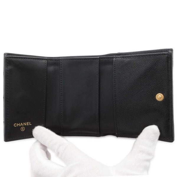 9726130 04 CHANEL Matelasse Small Flap Wallet Caviar Skin Black