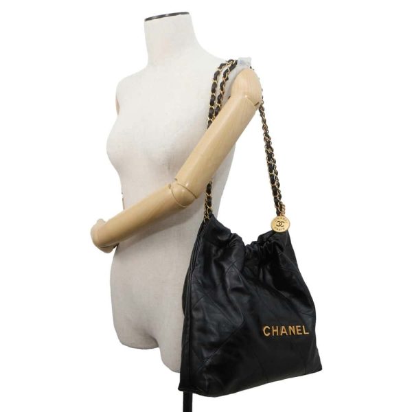 9728226 04 Chanel Small Handbag 22 Matelasse Calf Leather Black