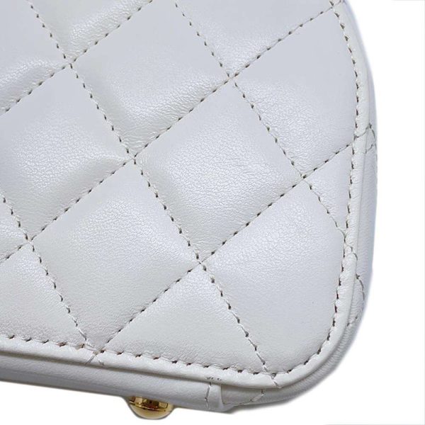 9733978 15 CHANEL Matelasse Chain Shoulder Bag Lambskin White