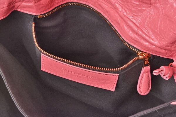 ba 19 016 10 Balenciaga Giant Envelope Handbag Pink