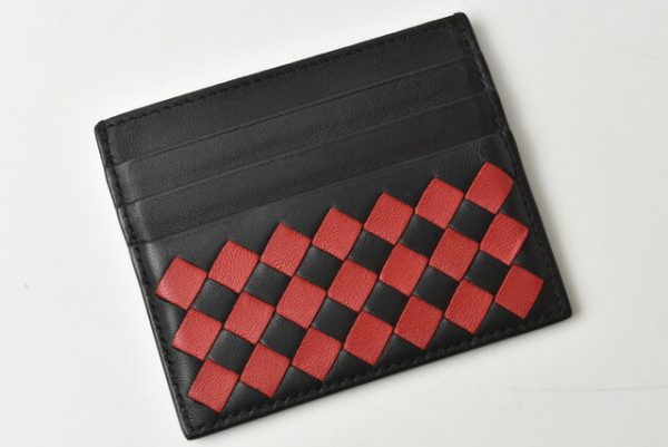 bv 200915 15 2 Bottega Veneta Card Case Intrecciato Nappa Black Red