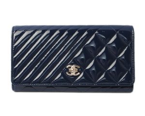 c 17 073 1 Chanel Camellia Chain Wallet