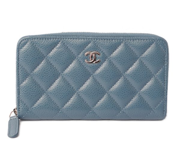 c 17 083 1 Chanel Matelasse Pouch Caviar Skin Blue