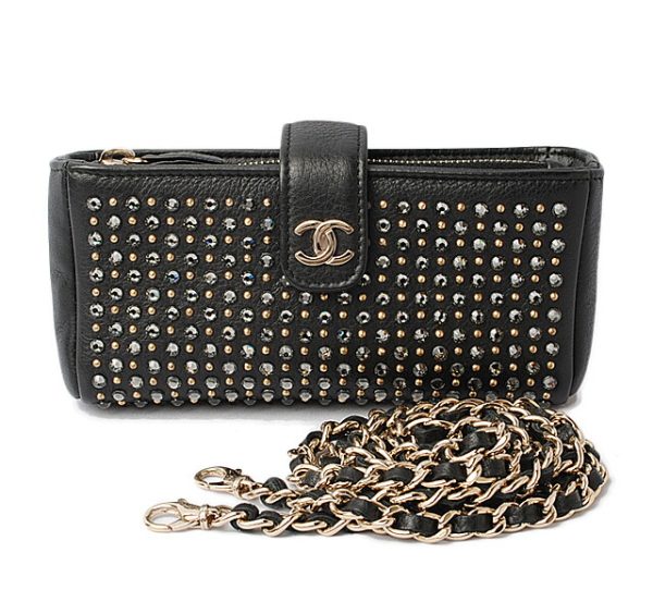 c 17 105 1 CHANEL Mini Pouch Matelasse Black