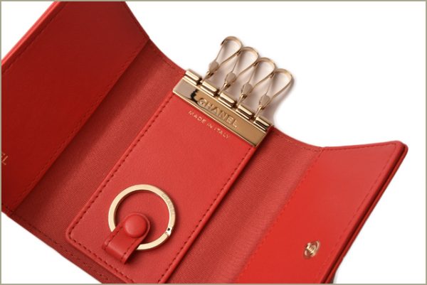 c 18 066 6 CHANEL Key Case Grained Calf Coral Red