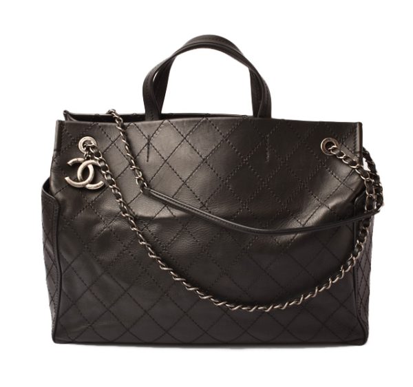 c 18 068 1 CHANEL Tote Bag Chain Quilted Black