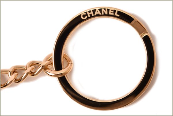 c 18 085 3 CHANEL Key Case Matelasse Black