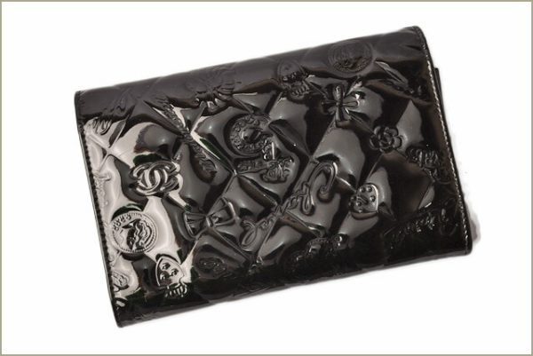 c 18 1190 3 CHANEL Folding Wallet Patent Black