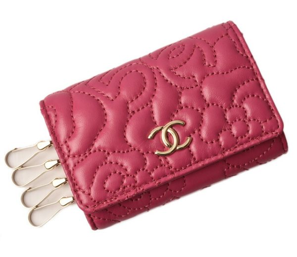 c 18 m101 1 CHANEL Key Case Camellia Pink