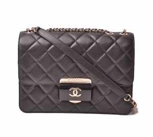 c 19 014 1 Chanel Long Wallet Caviar Skin Coco Mark Black